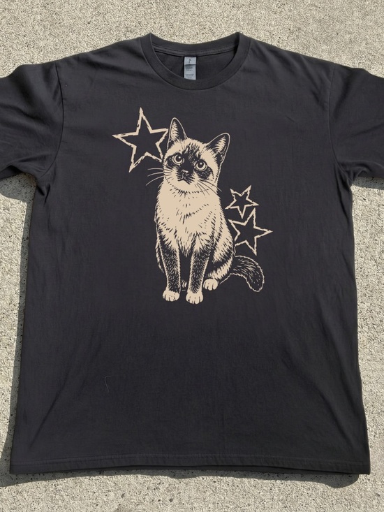 Gildan Tops - Black Cat Graphic Tee with Cream Cat Design -